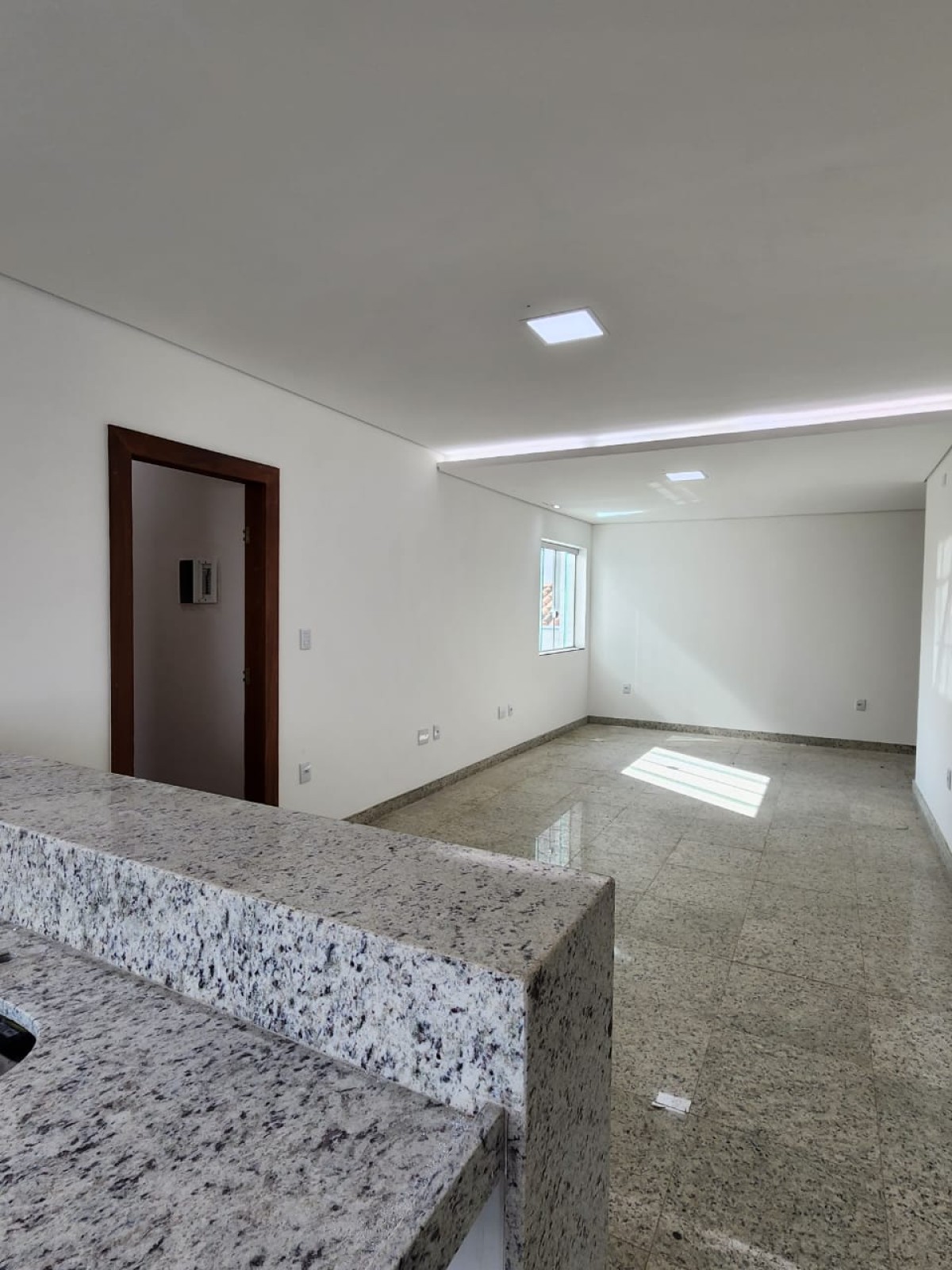 VENDO LINDO APARTAMENTO-JARDIM CAMBUÍ