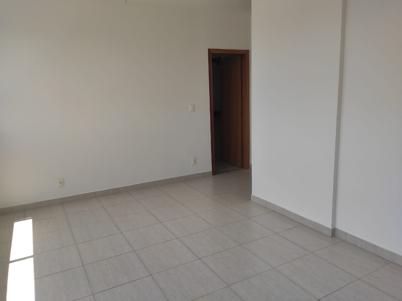 VENDO LINDO APARTAMENTO NO JARDIM EUROPA 