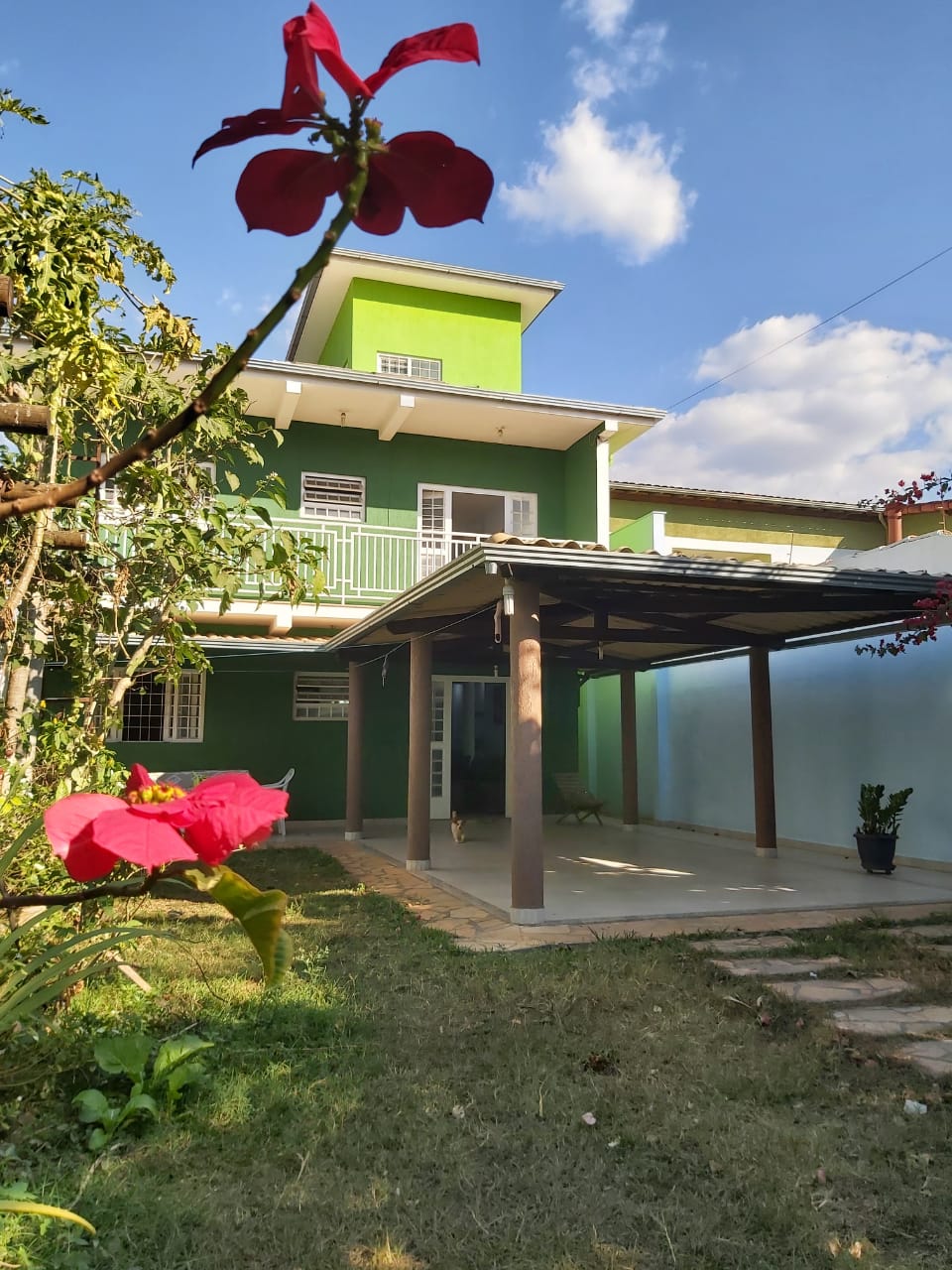 VENDO ÓTIMA CASA-DONA DORA