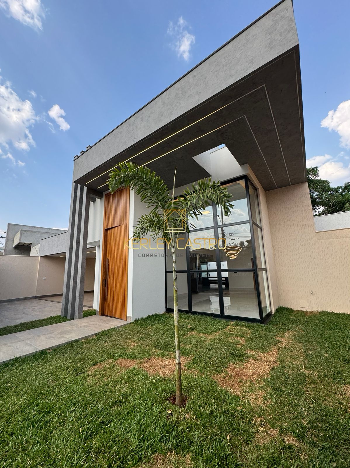 VENDO MARAVILHOSA CASA DE ALTO PADRÃO NO JARDIM CAMBUÍ