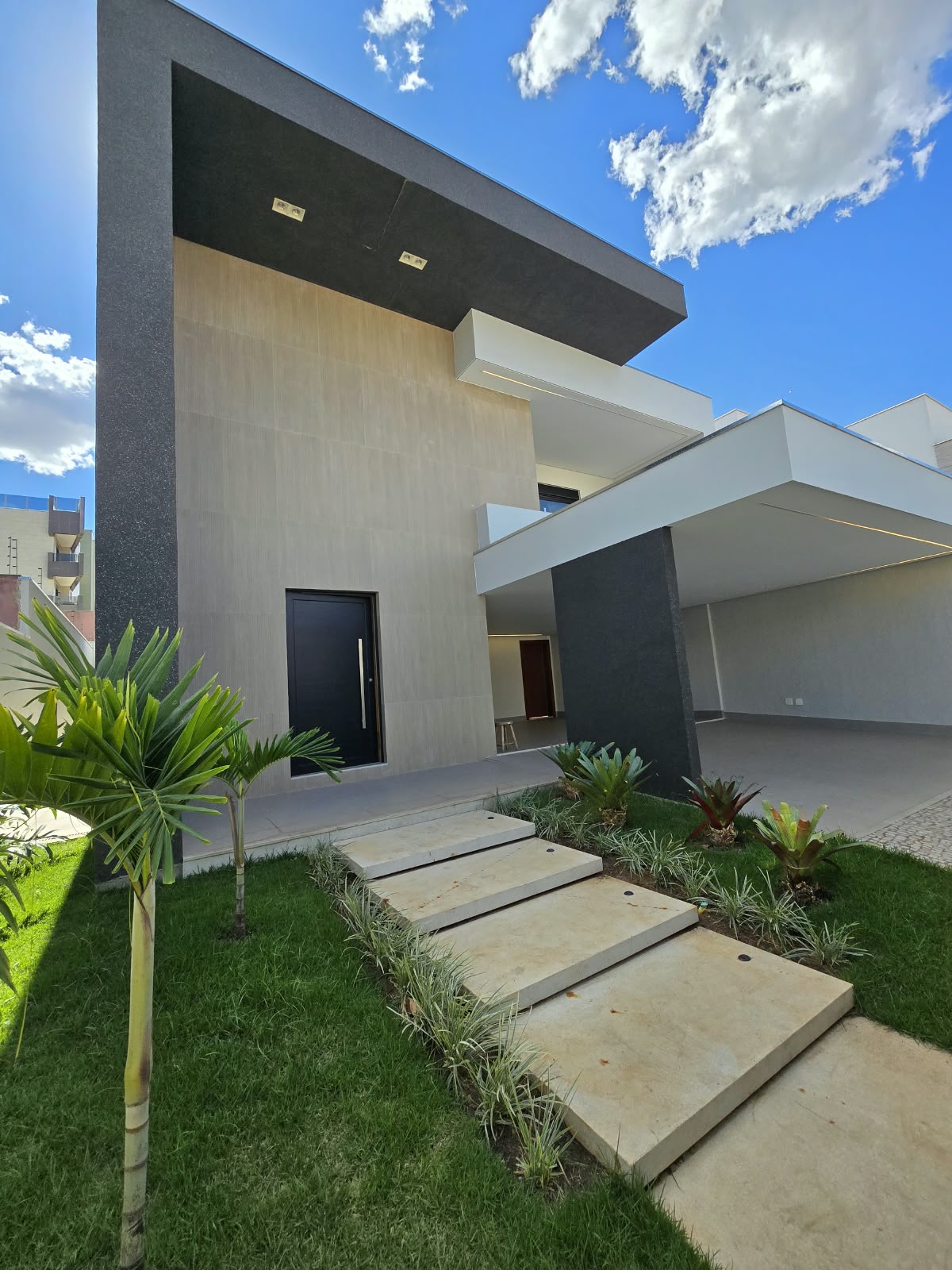 CASA NOVA DE ALTO PADRÃO NO MANGABEIRAS CASA NOVA DE ALTO PADRÃO NO MANGABEIRAS